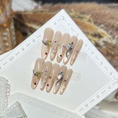 Dekoratives Stiletto-Nagelkunst-Set mit Edelstein-Akzenten Brehn