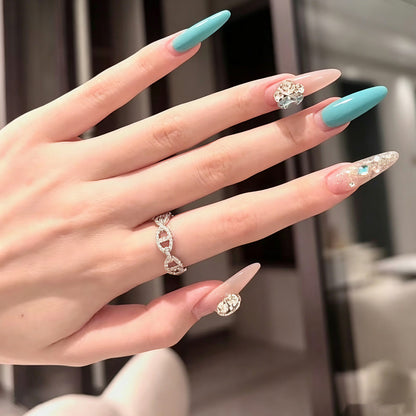 Kunstnagelset mit eleganten Glitzerakzenten Brehn