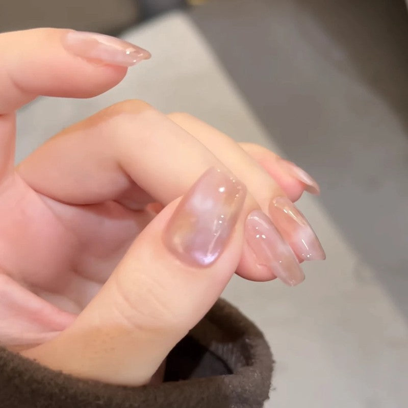 Elegante Kunstnägel Im Modernen Ombre-Stil Brehn