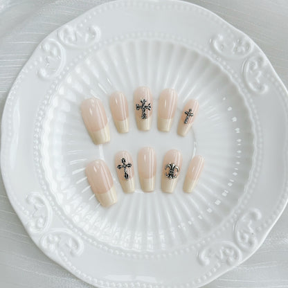 Handgefertigte Druck-Nägel mit Kreuz- und Fleur-de-Lis-Design
