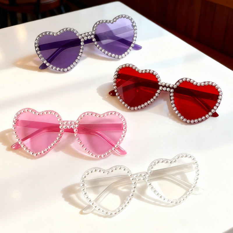 Herzförmige Sonnenbrille mit Perlenakzenten Brehn