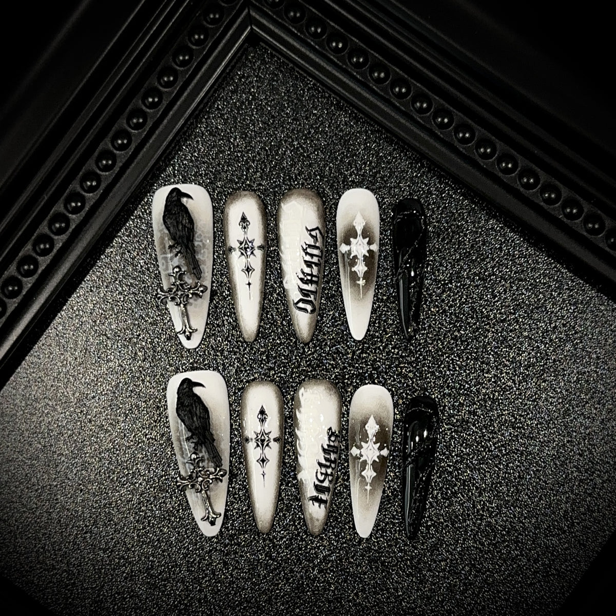 Gothic-inspiriertes Press-On-Nagelkunst-Set