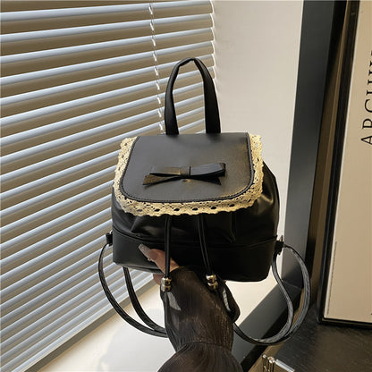 Niedlicher Mini-Rucksack mit Spitzenbesatz Brehn