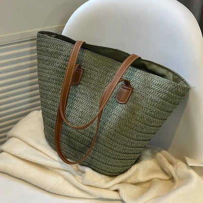 Elegante und Geräumige Strohtasche mit Ledergriffen Brehn