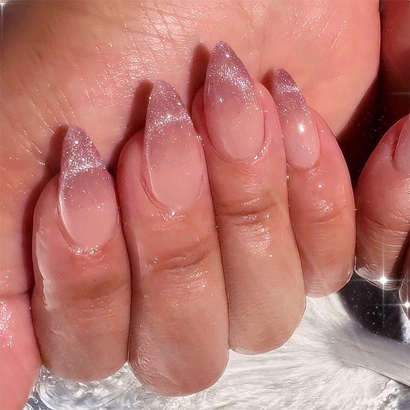 Künstliche Nagelkunst mit verspielten Punkten und Schleifen Brehn