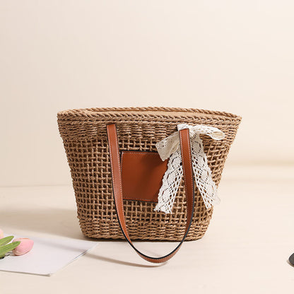 Handgefertigte Basttasche mit Eleganten Lederakzenten Brehn