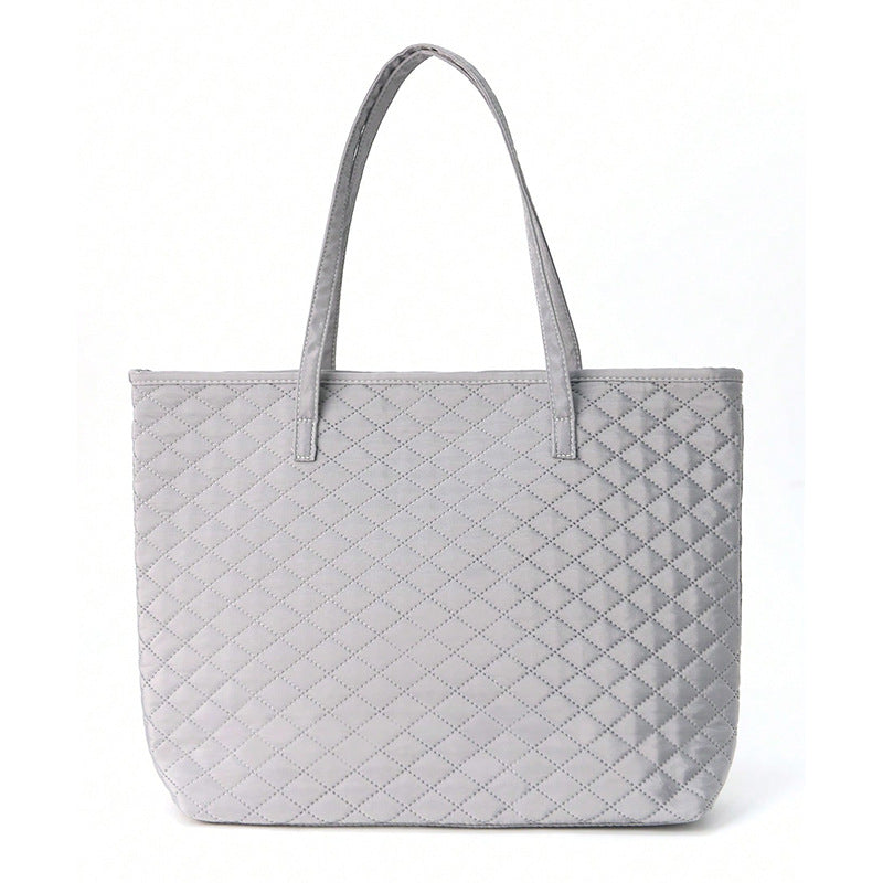 Modische Handtasche Aus Strukturiertem Material Brehn