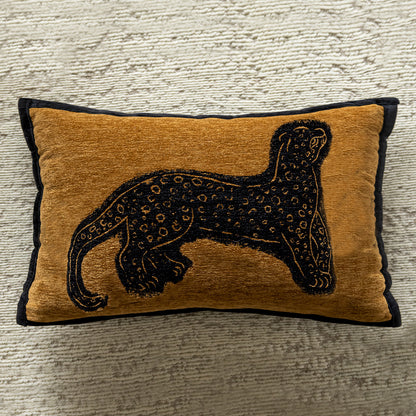 Luxuriöses Kissen mit Pantherdesign