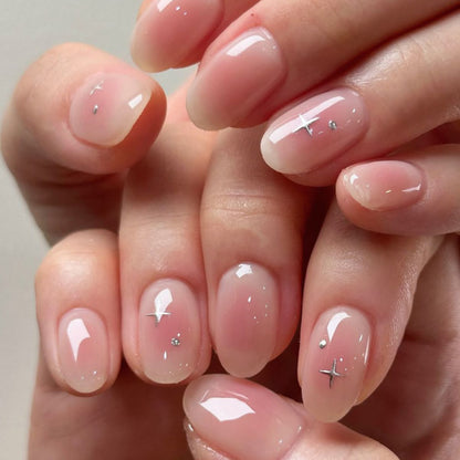 Kunstvolle Nagelverlängerungen mit glänzenden Strassakzenten Brehn