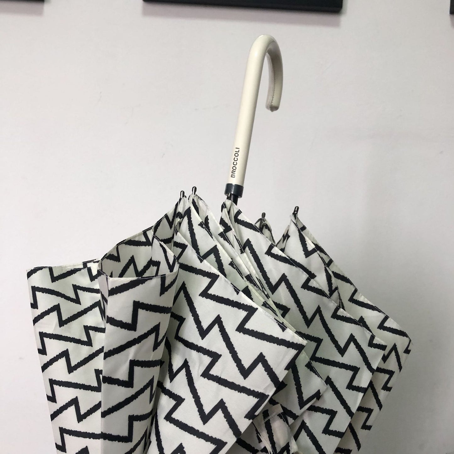 Damen Faltbarer Regenschirm mit geschmackvollem Design Brehn