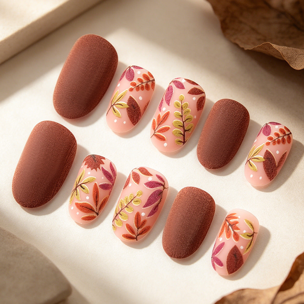 Künstlerische herbstlich inspirierte Nagelkunst Brehn
