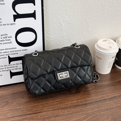Gequiltete Kettenriemen Abendclutch Tasche