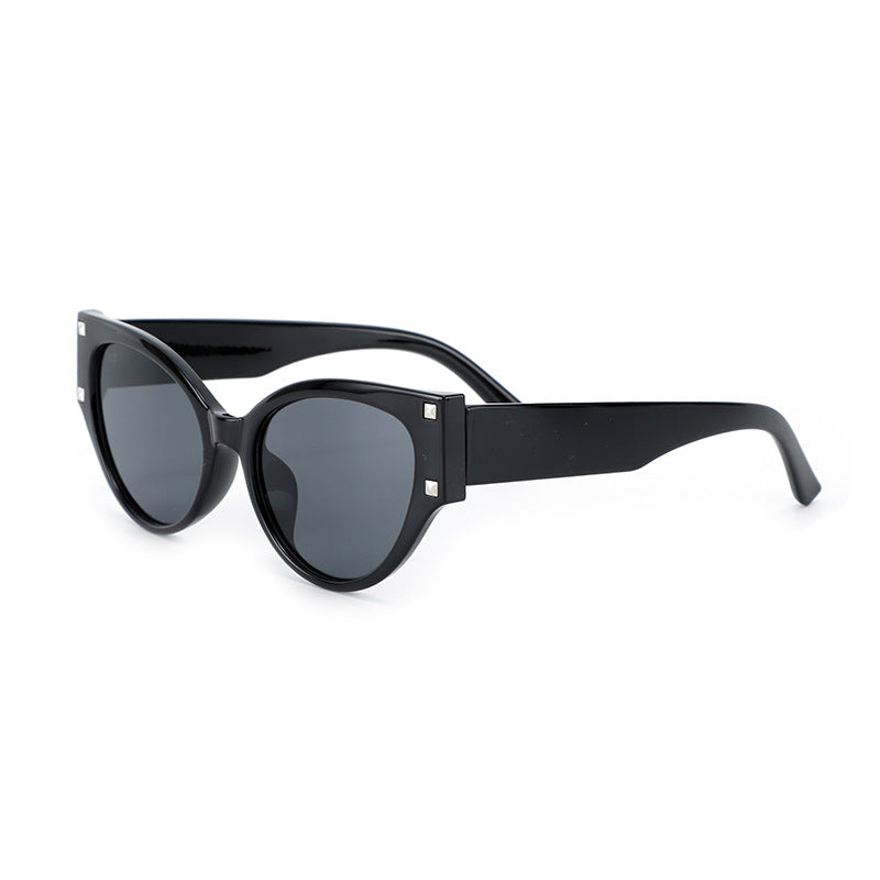 Damen trendige Cat-Eye Sonnenbrille mit glamourösen Akzenten Brehn
