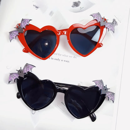 Herzförmige Sonnenbrille mit Fledermausakzenten Brehn