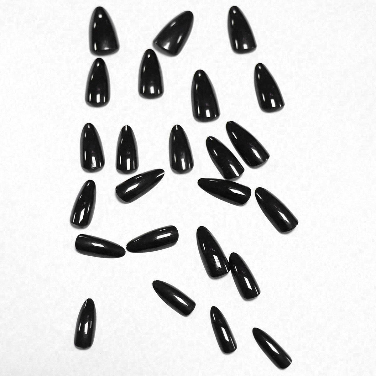 Kunstnägel mit elegantem Stiletto-Design Brehn