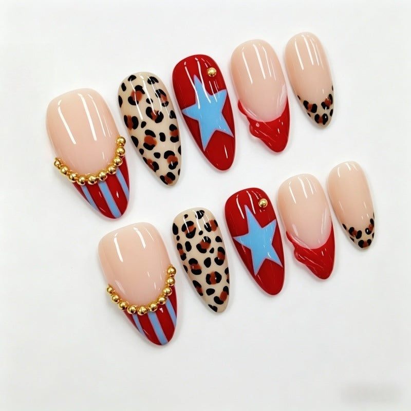 Kunstvolle Nagelspitzen im Retro-Stil Brehn