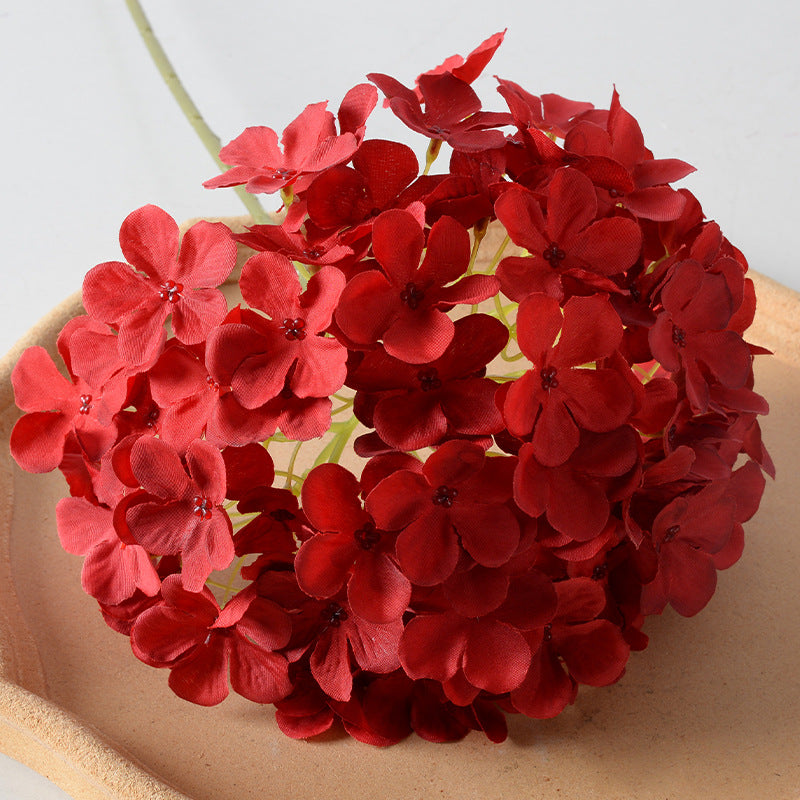 Lebendiger künstlicher Blumenauslagensträuß
