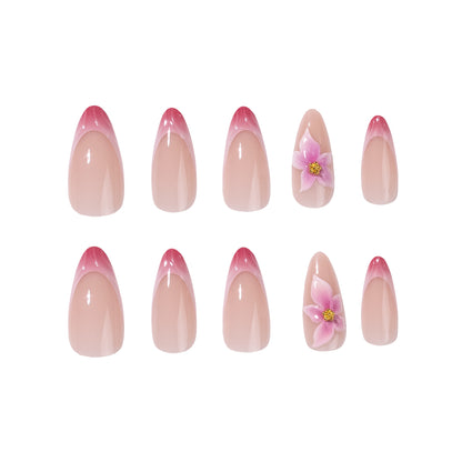Kunstvolle Nagelverlängerungen mit Blumenakzenten Brehn