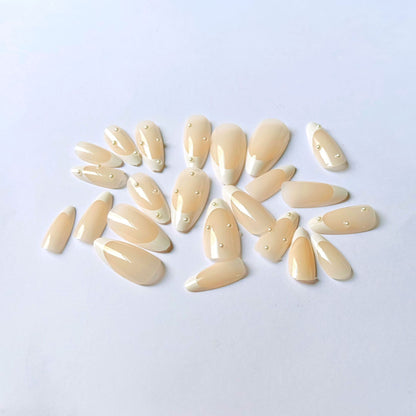 Elegantes French Tip Acrylnagelset