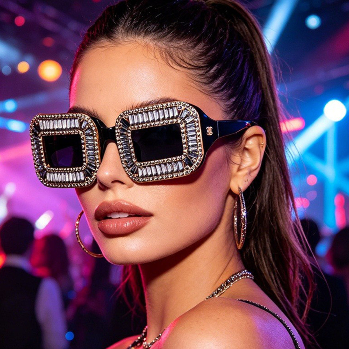 Damen Designer-Sonnenbrille mit extravaganten Nietenverzierungen Brehn