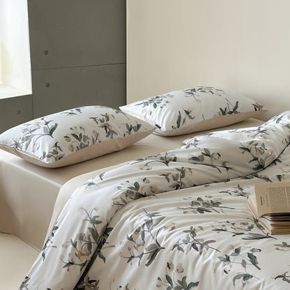 Baumwollsatin-Bettwäschegarnitur mit skizzenhaftem Blumenprint und Wende-Satin
