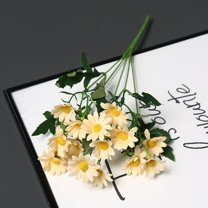 Dekorative Blumenarrangements für die Wohnkultur
