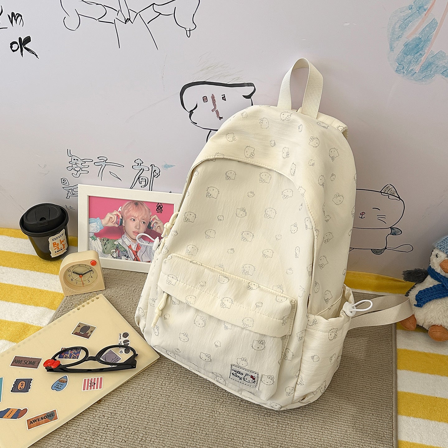 Lustiger lässiger gemusterter Schulrucksack