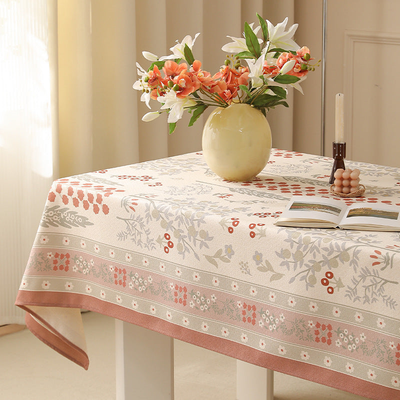 Rechteckige pflegeleichte Tischdecke im floralen Jacquard mit dekorativer Bordüre Brehn