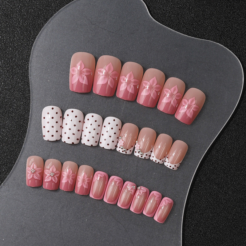 Floral Verziertes Press-On Nagelset Brehn