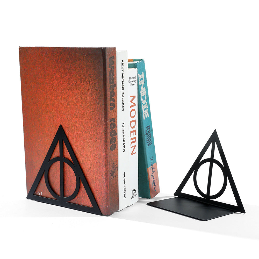 Geometrische Dekorative Buchstützen