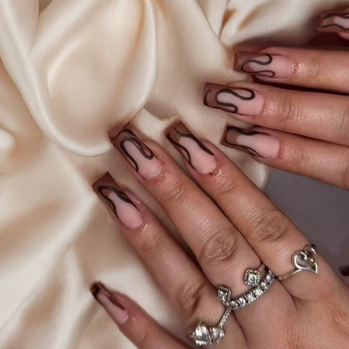 Trendy Nail Art Brehn