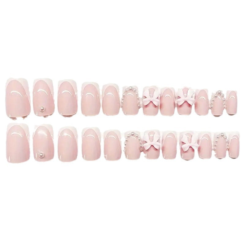 Dekorative Strass Nagelkunst Brehn