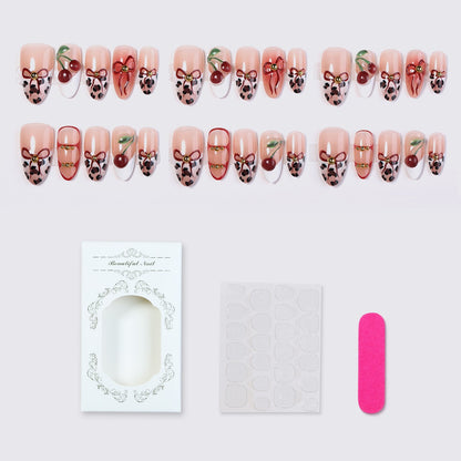Kunstnagelset mit stilvollen floralen und animalischen Akzenten Brehn