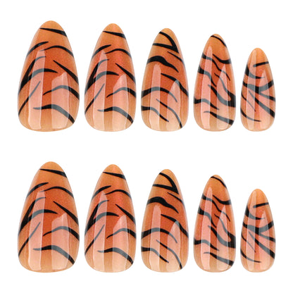 Kunstvolle Stiletto-Nägel mit kreativem Tigerstreifen-Design Brehn