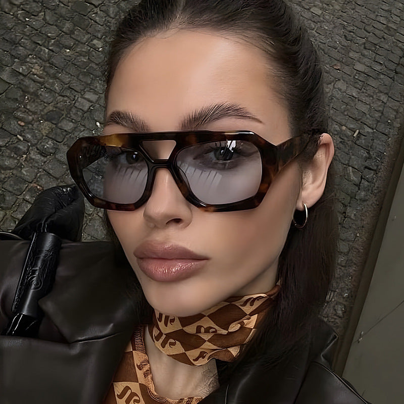 Damen geometrische Sonnenbrille aus robustem Kunststoff mit polarisierten Gläsern Brehn