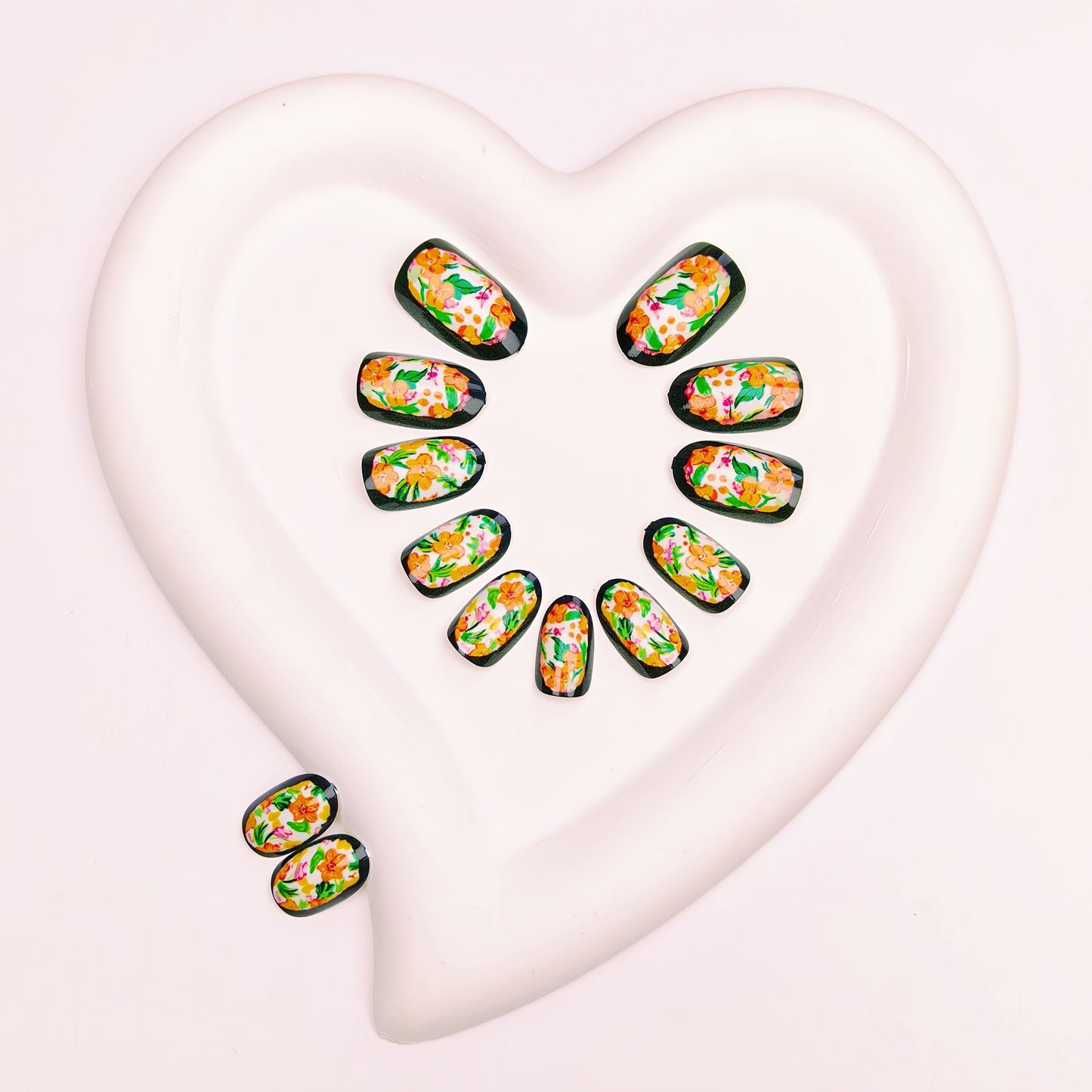 Blumige Nail Art Design Brehn