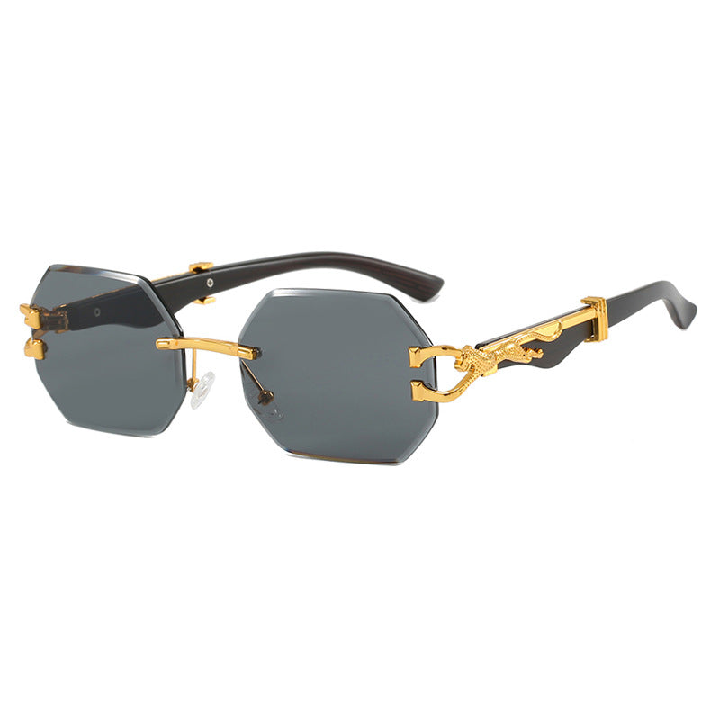 Damen modische Sonnenbrille mit extravagantem achteckigem Design und goldenen Akzenten Brehn