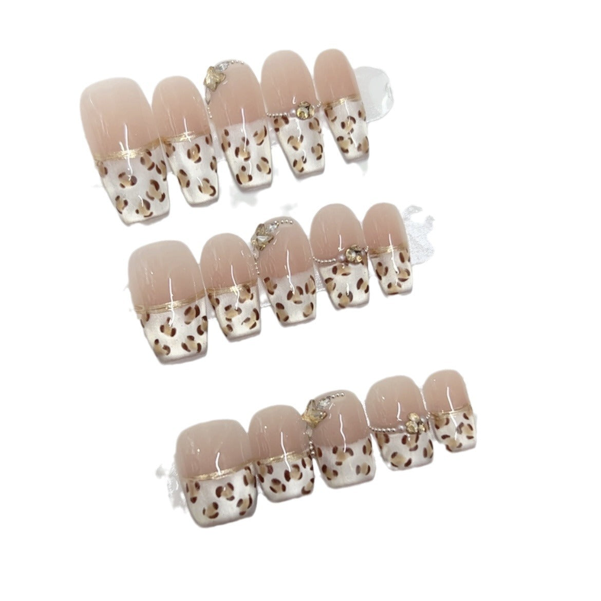 Elegantes Press-On-Nagel-Set mit luxuriösem Design Brehn