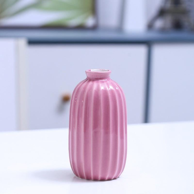 Rippte Keramische Bud Vase Brehn