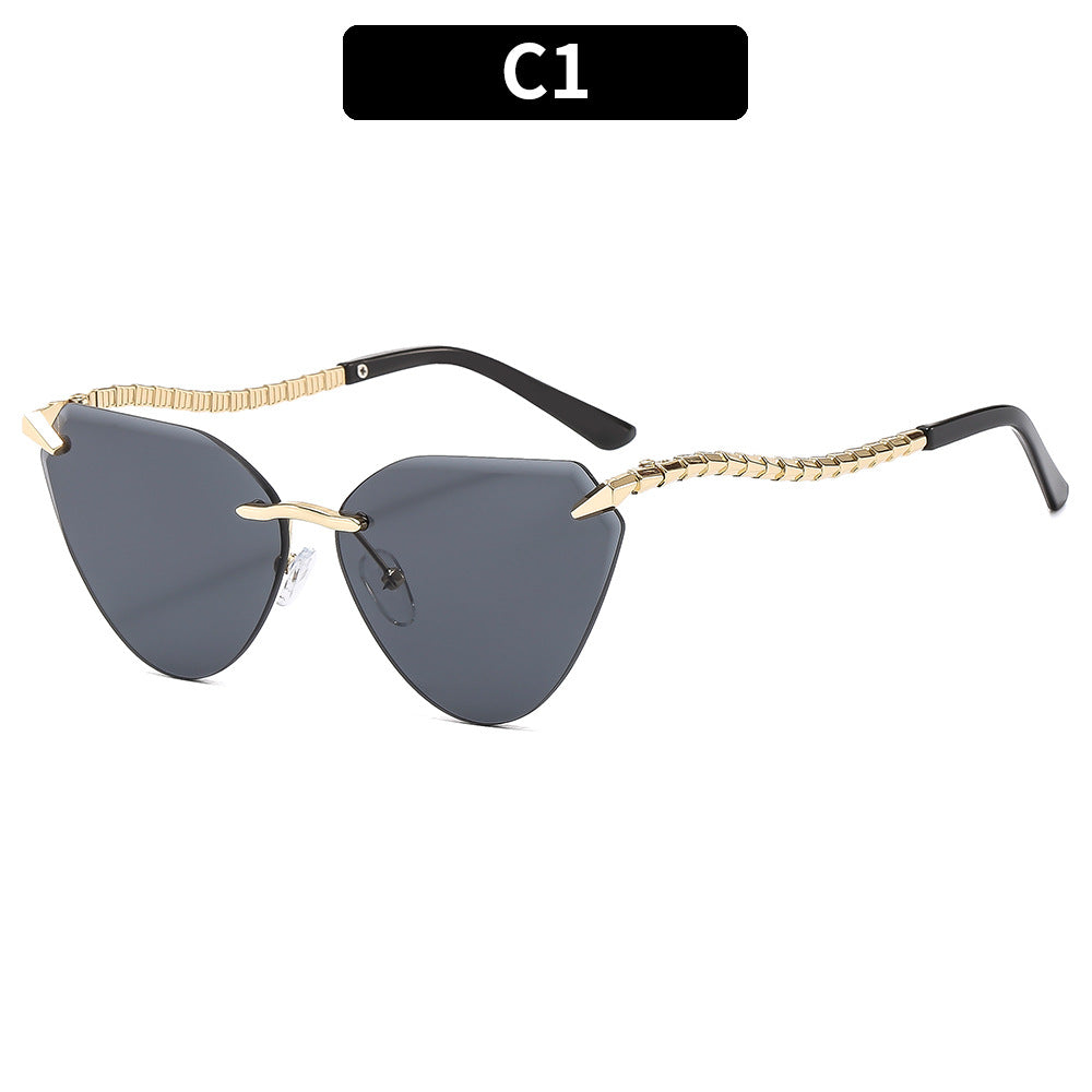Elegante Cateye-Sonnenbrille mit strukturierten Bügeln