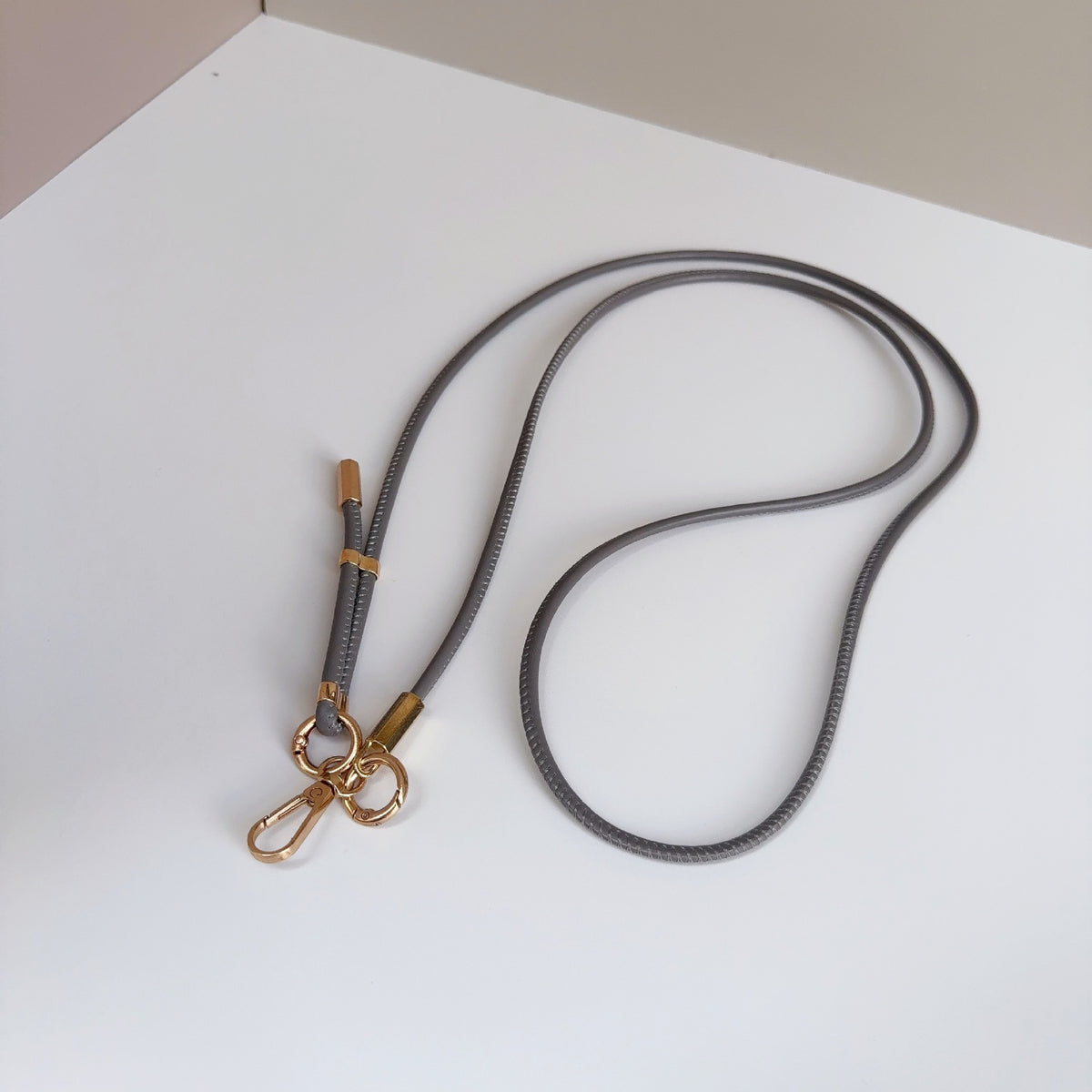 Verstellbares Multi-Use Lanyard mit dualen Clips Brehn