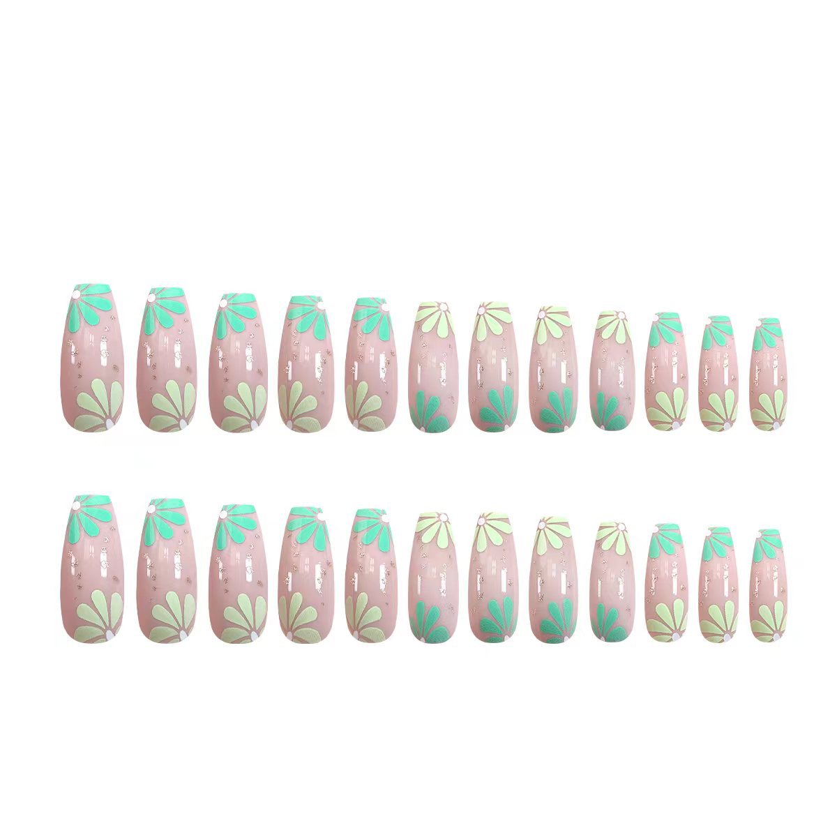 Kunstvoll gestaltete Nail Art Brehn