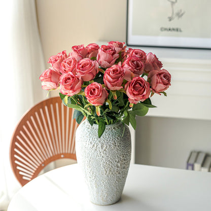 Stilvolles Blumenarrangement