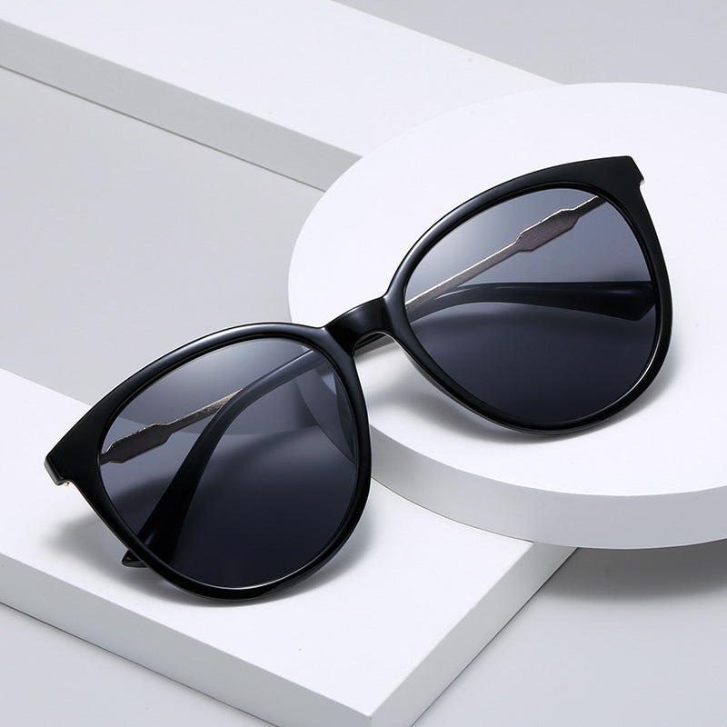 Damen Modische Cat-Eye Sonnenbrille mit verspiegelten Gläsern Brehn