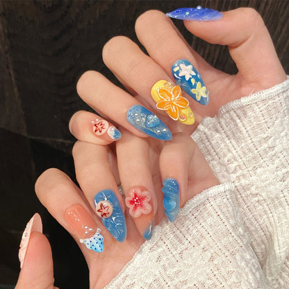 Dekorative Blumendekorations-Nagelkunst Brehn