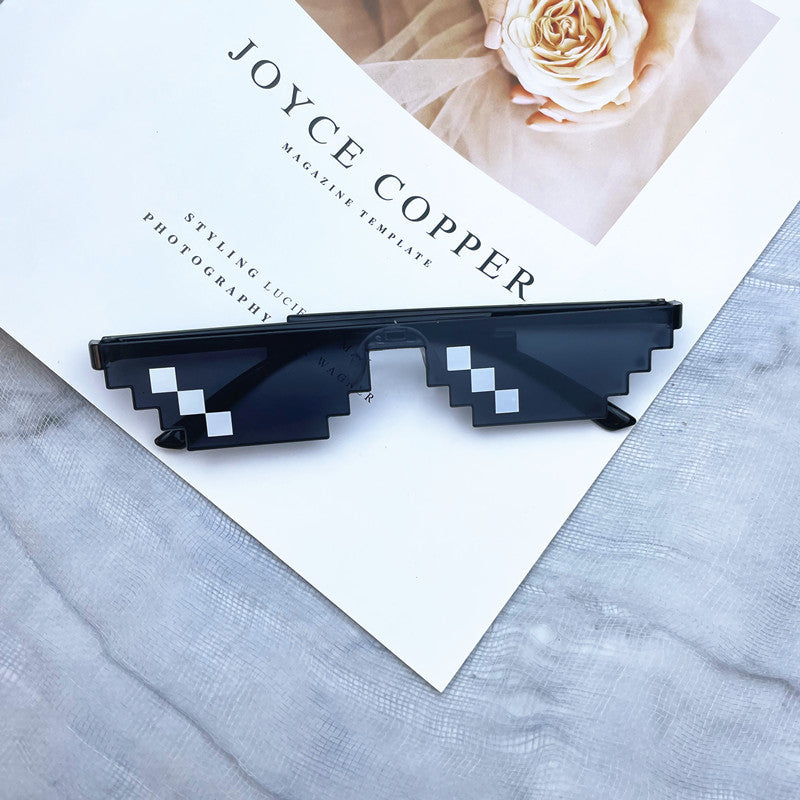 Geometric Pixelated Frame Sonnenbrille Brehn