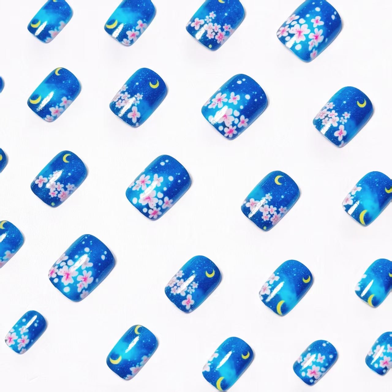 Kunstnagelset mit Floralen Motiven Brehn