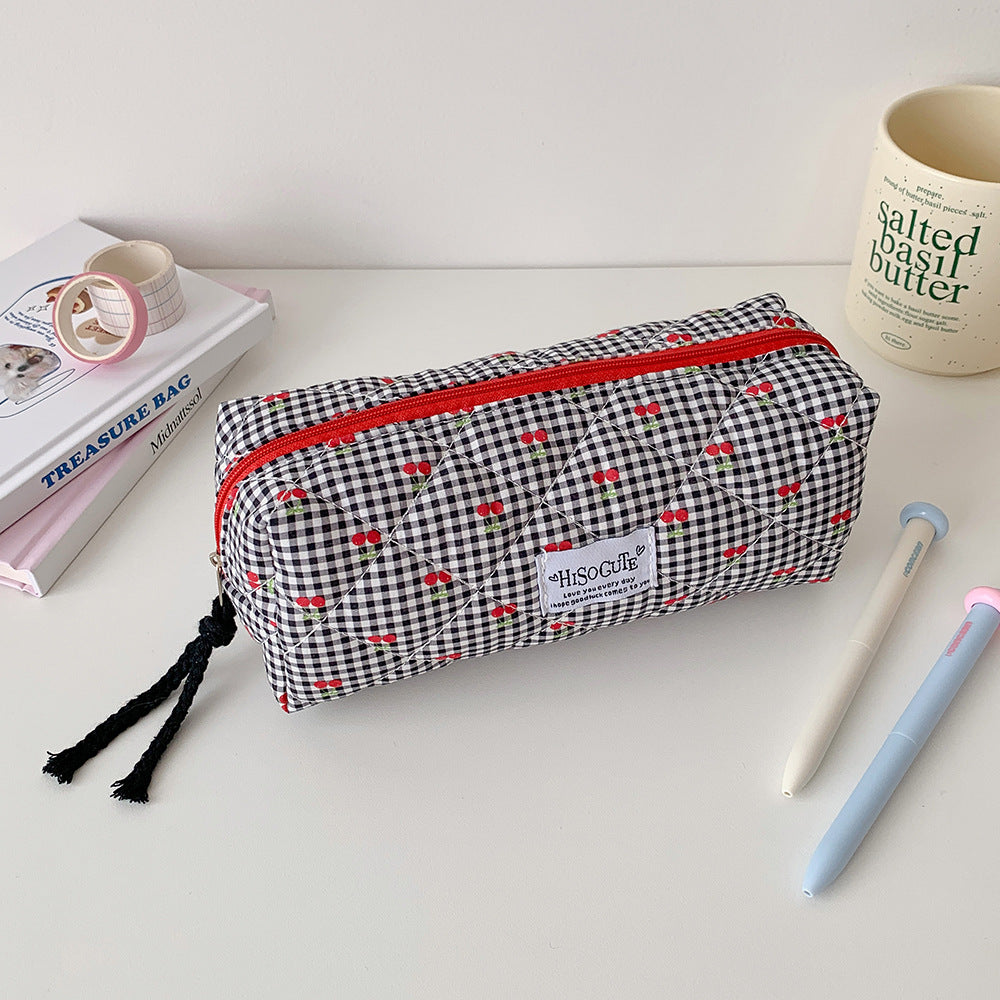 Quilted Cherry Print Stiftetui Brehn