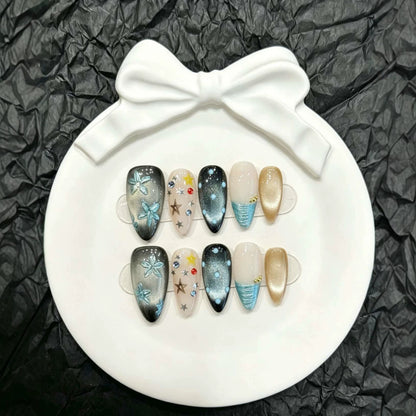 Künstlerisches Nagelkunst-Set mit Design des Sternenhimmels