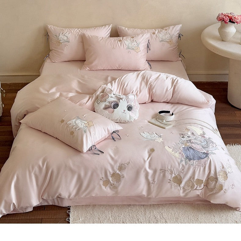Launische bestickte Baumwollsatin-Bettbezug-Sets mit plüschigem Akzentkissen